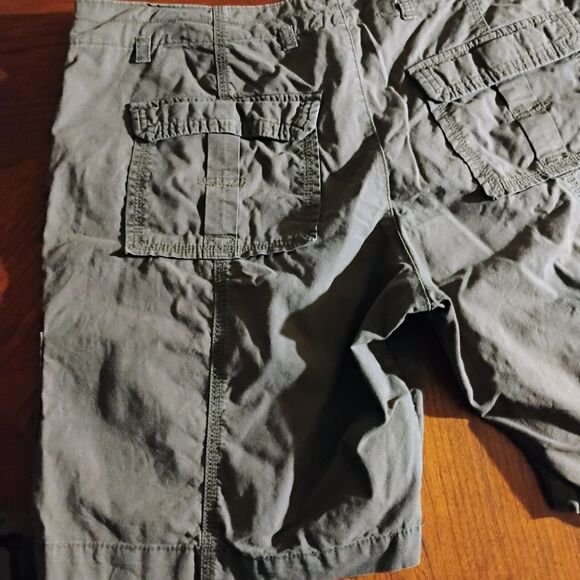 Lee brand Brown Cargo Shorts - Size: 14 Med (1139) - Picture 5 of 6
